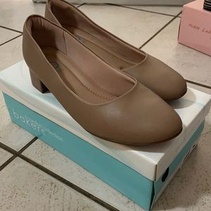 Bakers beige business casual shoes